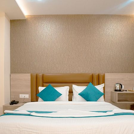 Hotel Ananda Kashi 瓦拉纳西 外观 照片