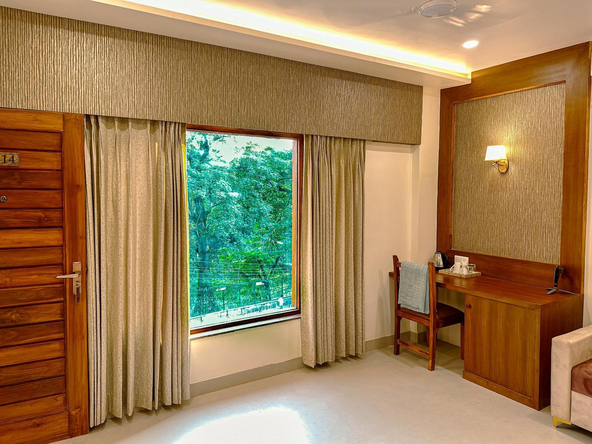 Hotel Ananda Kashi 瓦拉纳西 外观 照片