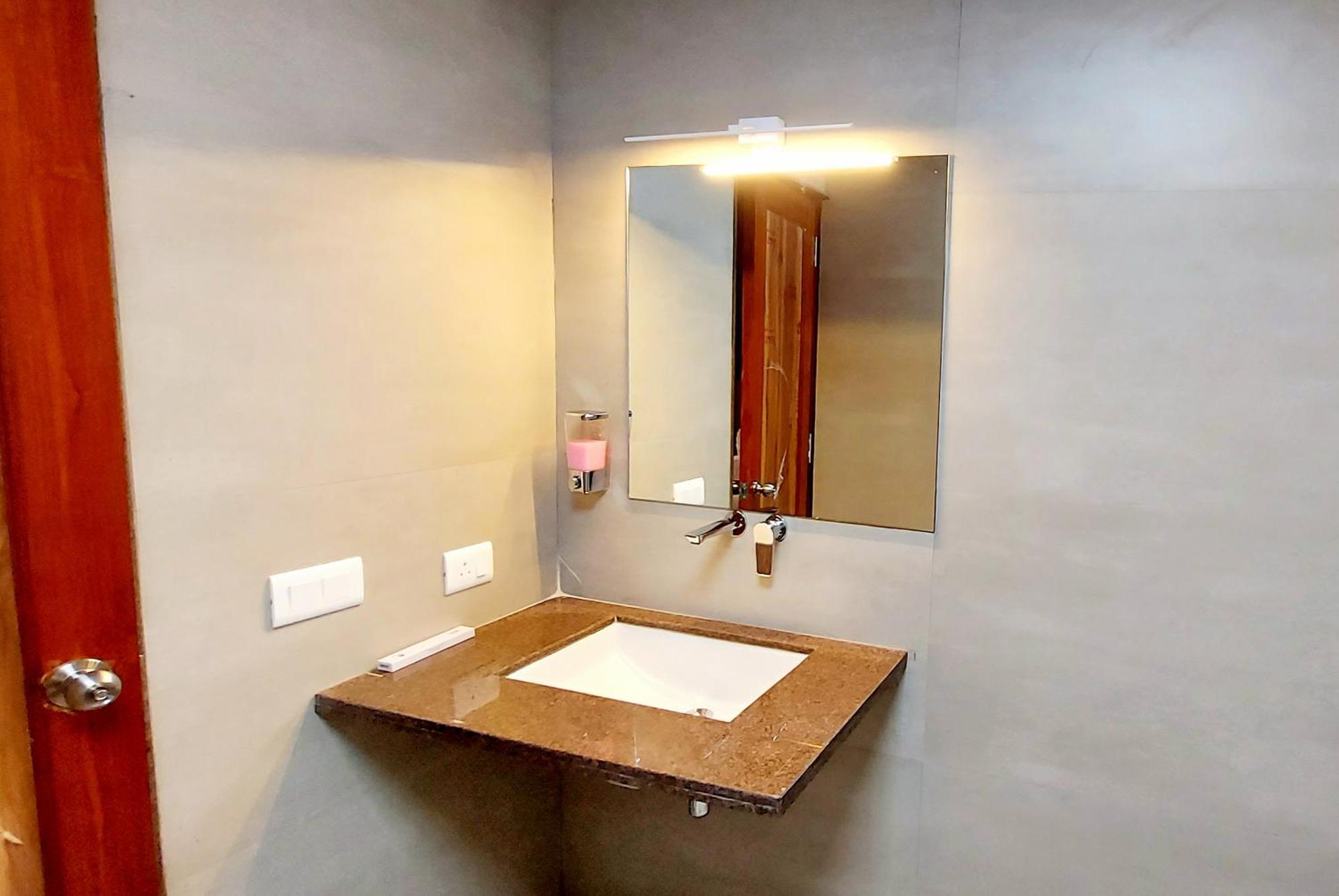 Hotel Ananda Kashi 瓦拉纳西 外观 照片